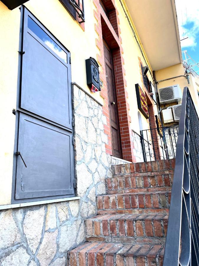 Enza'S Home Таормина Екстериор снимка